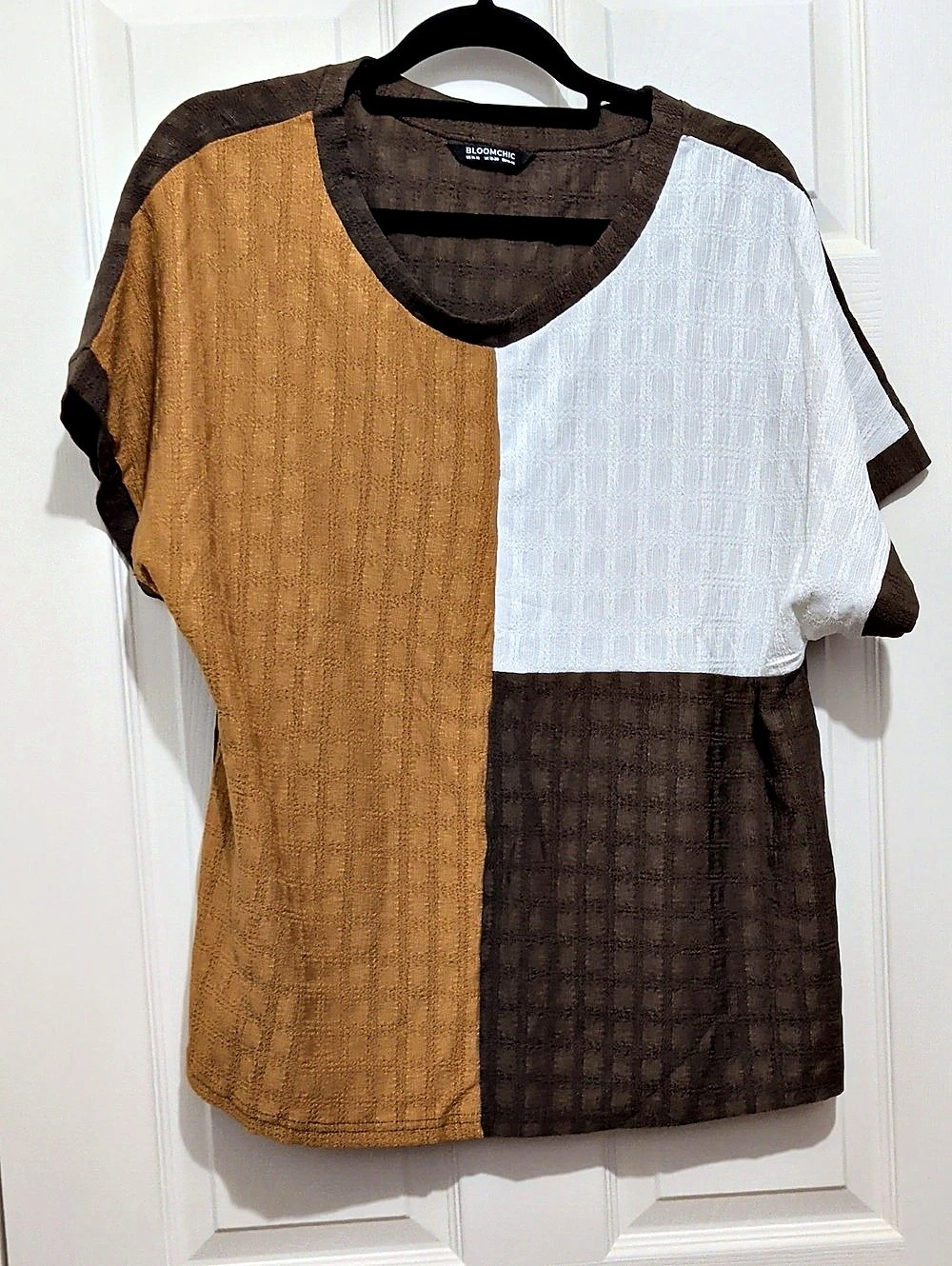 BloomChic Color Block Short Sleeve Top in Brown & White